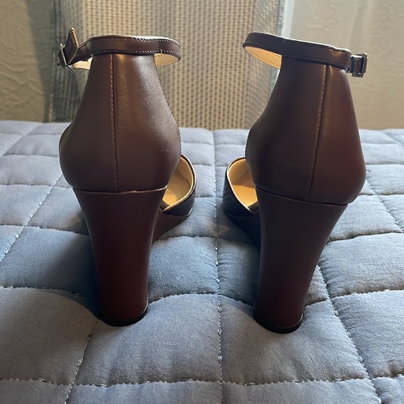 Violet & Red pointed toe wedges - Picture 2 of 4